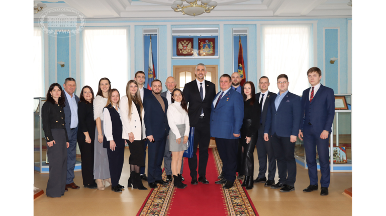 Представители молодежного брянского парламента встретились с курским коллегой Глазатовым