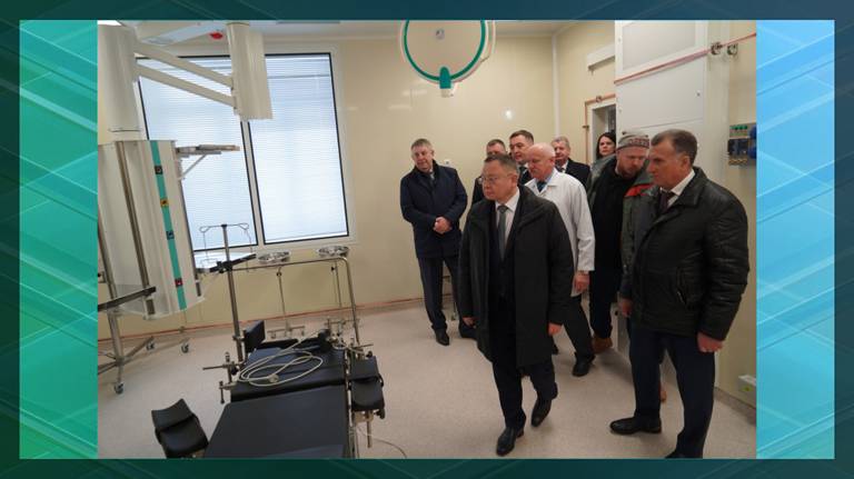 Министр строительства и ЖКХ Ирек Файзуллин посетил хирургический корпус детской областной больницы