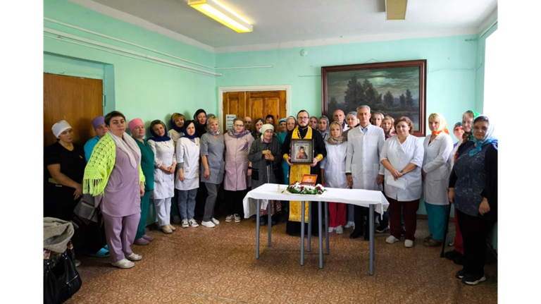 Ковчег с частицей мощей святителя Луки был доставлен в Навлинскую ЦРБ