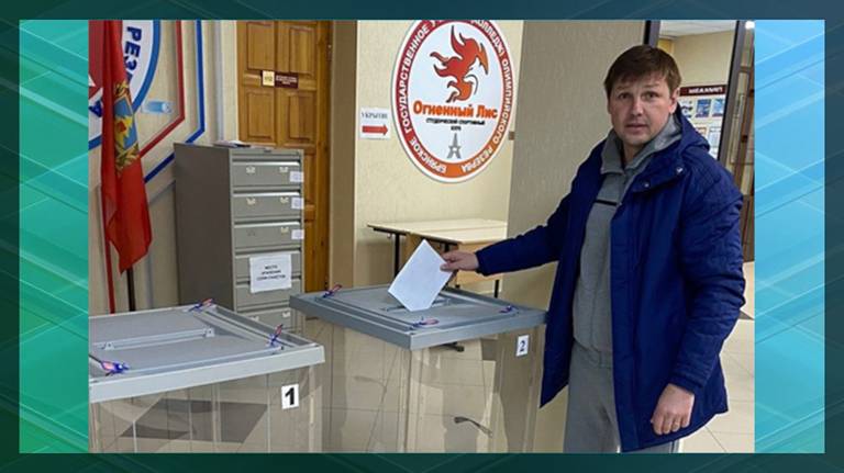 Футболисты, тренеры и сотрудники ФК «Динамо-Брянск» проголосовали за сильного президента