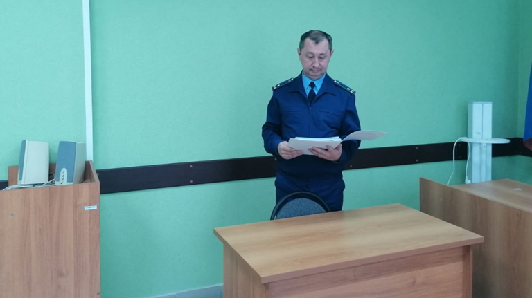 В Брянске мать и дочь получили судимость за продажу контрафактных сигарет