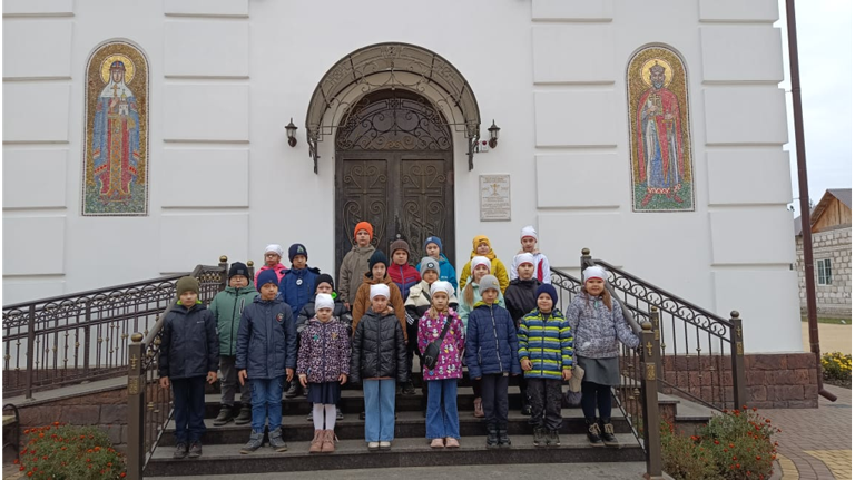 Первоклассники посетили Александро-Невский храм города Жуковки