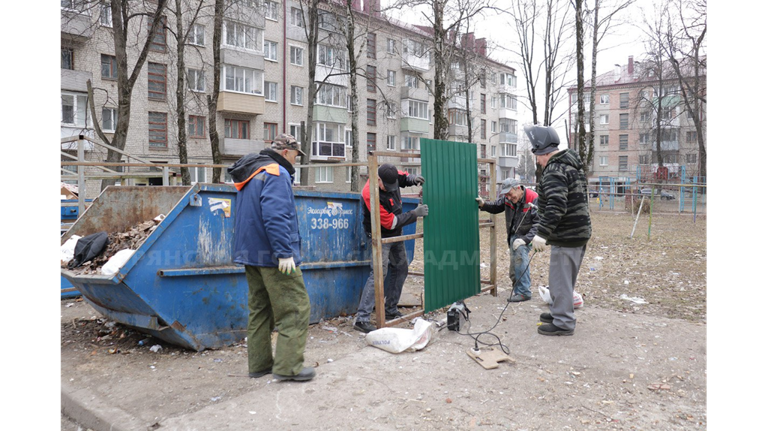 В Брянске за мусорные площадки взялись добросовестные управляющие компании