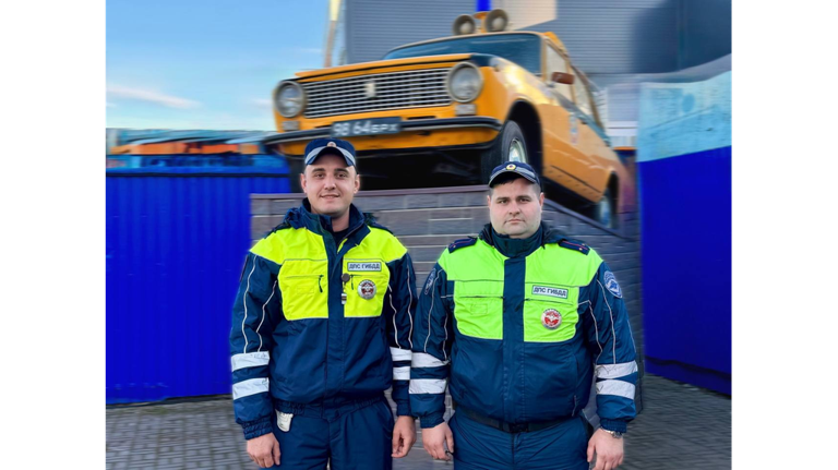 Брянские сотрудники ДПС помогли доставить в больницу мужчину