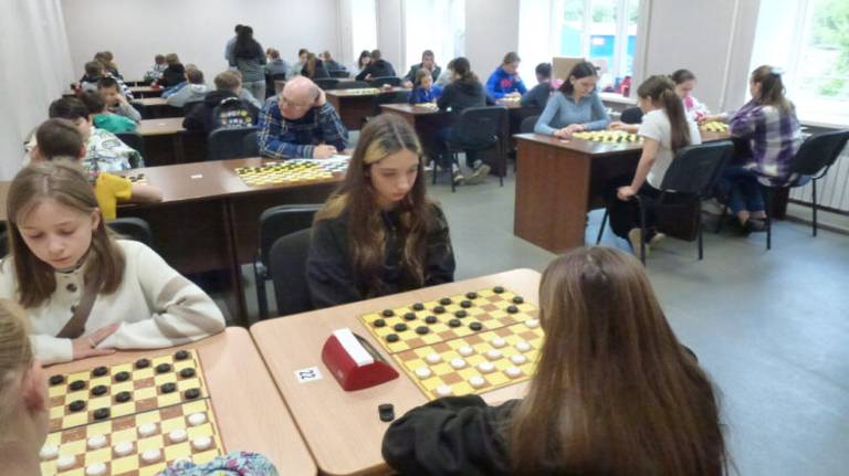 В Брянске прошло Первенство двух федеральных округов по стоклеточным шашкам среди юношей и девушек
