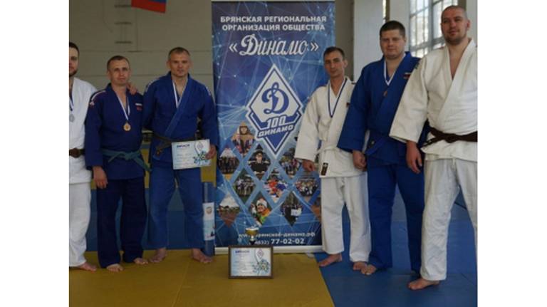 Брянские полицейские взяли 4 медали на чемпионате по дзюдо