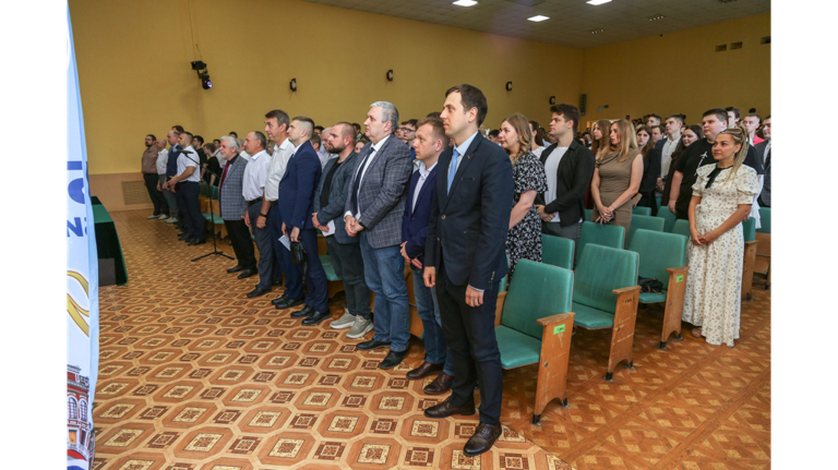 В Брянске выпускникам БГТУ вручили дипломы с отличием
