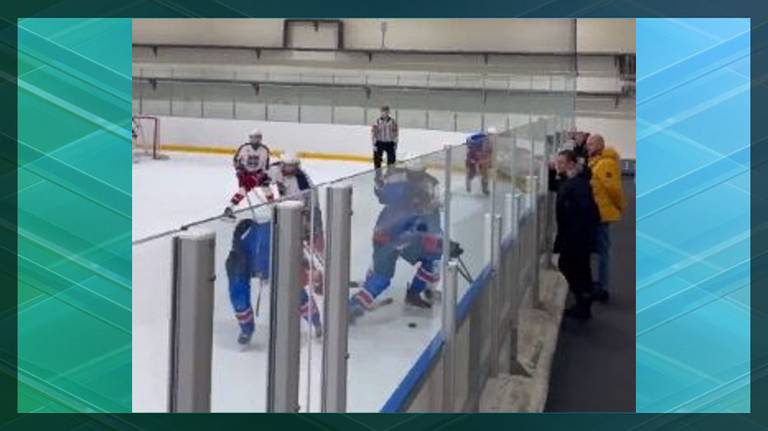 Хоккеисты СК «Брянск-2009» обыграли сверстников из Боброва со счетом 6:3
