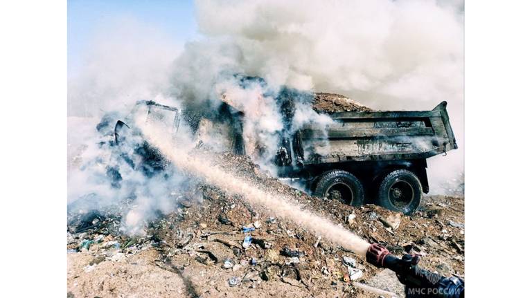 В Дятьковском районе сгорел грузовик