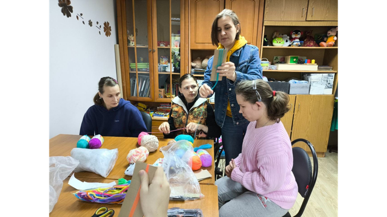 Православные добровольцы провели мастер-класс для подопечных Дарковичского интерната