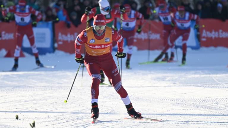 Брянский лыжник Большунов выиграл гонку преследования на Кубке России