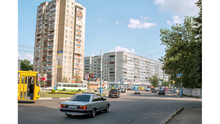 Брянцам показали снимок улицы Красноармейской возле кольца 20-летней давности