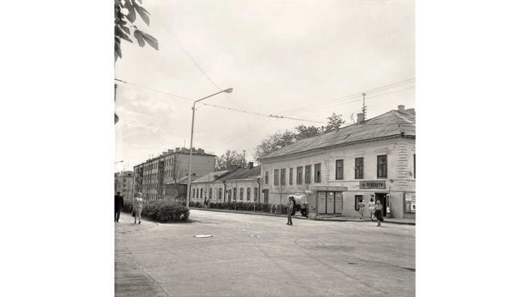 Брянцам показали вид бульвара Гагарина 70-х годов