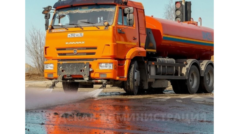 В Советском районе Брянска на дорогах заметили поливальные машины