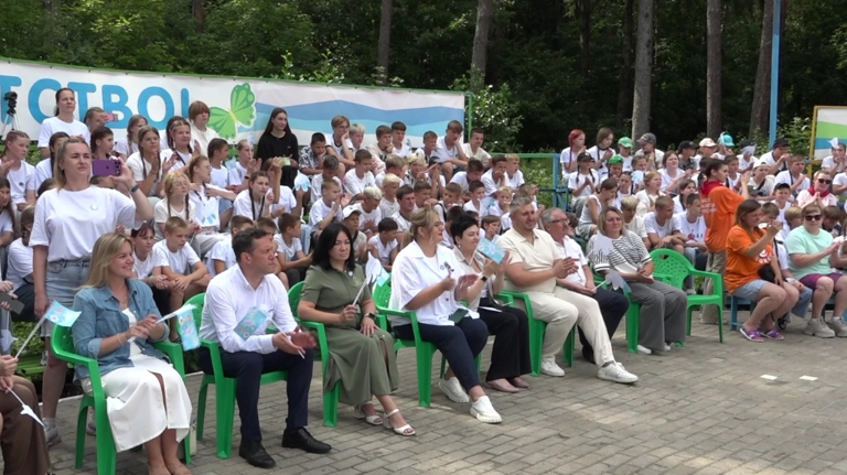В брянском детском лагере «Огонёк» прошел ежегодный фестиваль «В ритме лета»