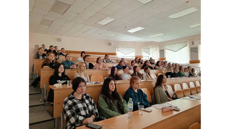 Для брянских студентов прошёл кинолекторий «Без срока давности»