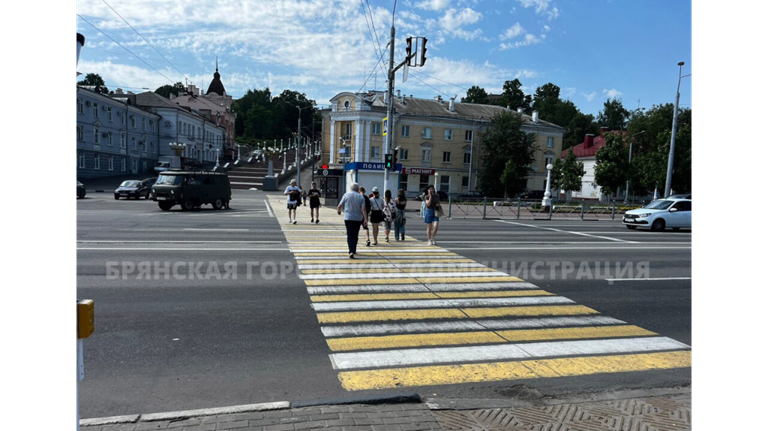 На светофоре на набережной в Брянске установили сенсорный датчик