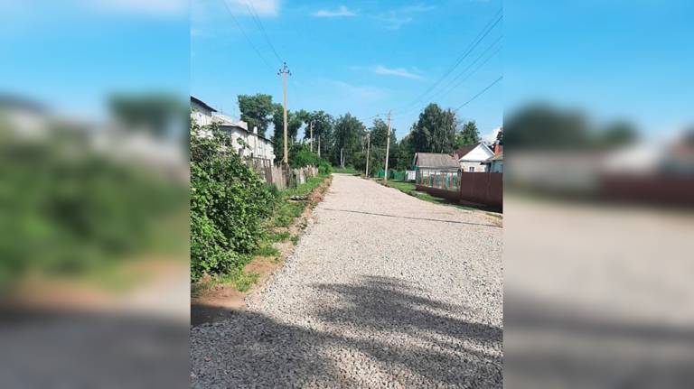 На улице Победы поселка Комаричи Брянской области стартовал ремонт дороги