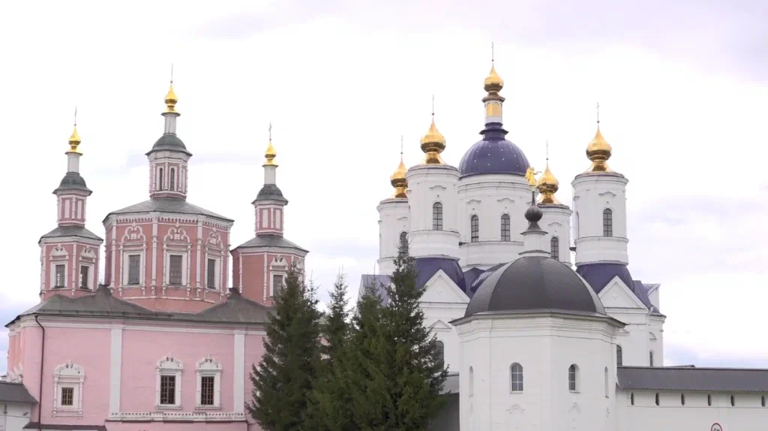 Православные брянцы отмечают праздник Свенской иконы Божией Матери