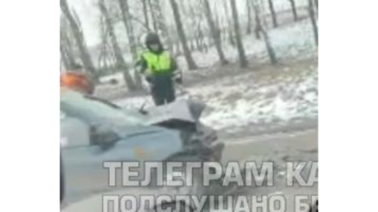 На новозыбковской трассе разбились две легковушки