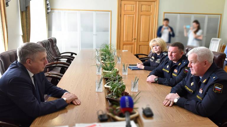 В Брянск прибыл замдиректора Федеральной службы судебных приставов Рагозин