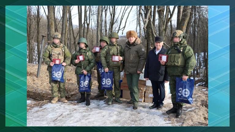 Спикер Брянской облдумы Суббот поздравил военнослужащих с Днем защитника Отечества