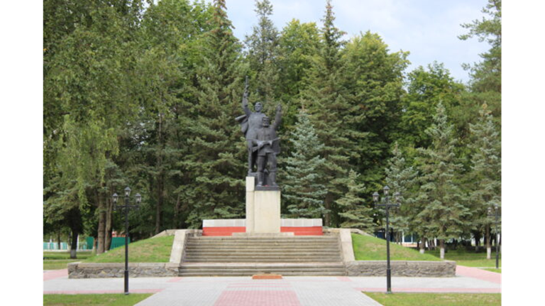 В Суземке благоустроят мемориальный комплекс «Курган Славы»