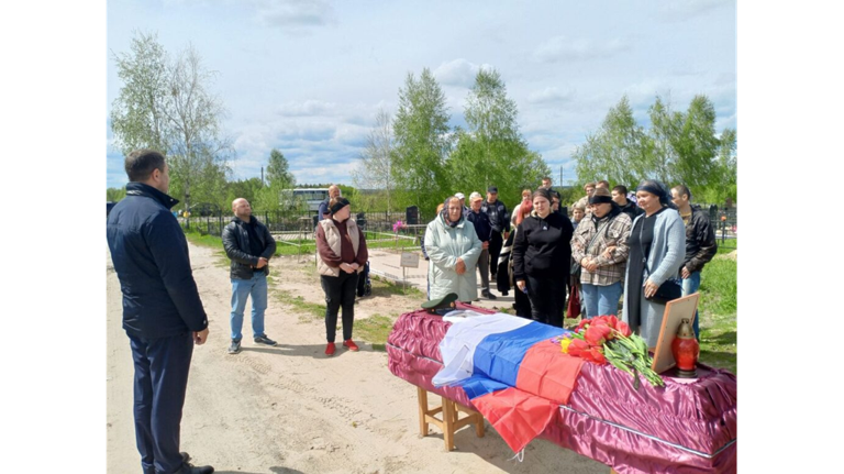 В Навле простились с погибшим в зоне СВО Рубиком Капыриным