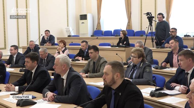 Александр Богомаз провел заседание межведомственной комиссии по защите прав потребителей (ВИДЕО)