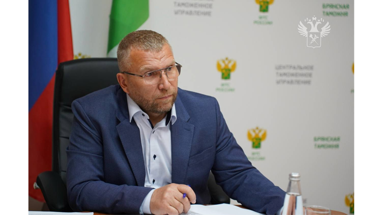 В Брянскую область прибыл руководитель ФТС России Валерий Пикалёв