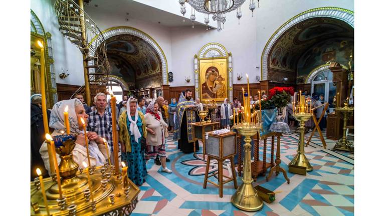 Храм «Неопалимая Купина» в Дятьково отметил престольный праздник