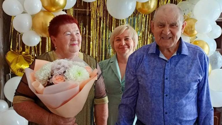 Супруги Горбатенковы из Дубровки отметили золотую свадьбу