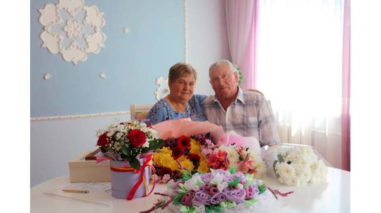 Супруги Козловы из Дубровки отметили золотую свадьбу