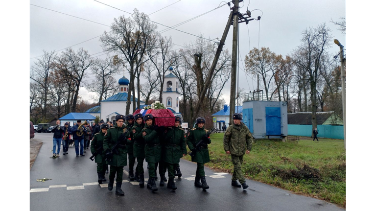 В Навлинском районе простились с двумя бойцами СВО