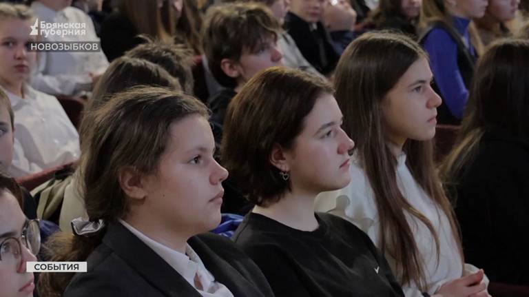 Новозыбковские активисты «Движения Первых» пообщались с космонавтом Андреем Бабкиным (ВИДЕО)