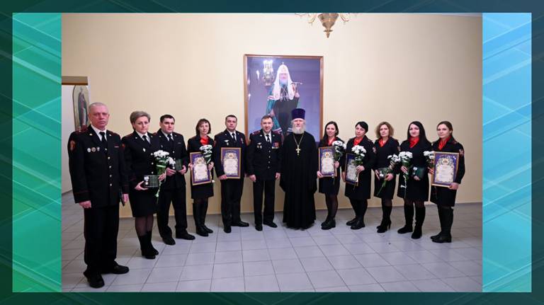 В Брянске сотрудникам Росгвардии вручили епархиальные награды