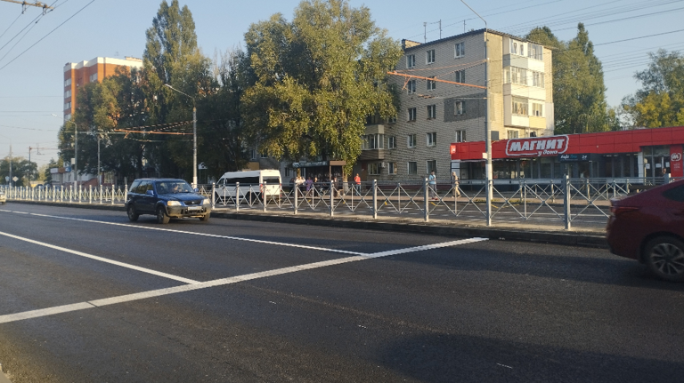 В Брянске на проспекте Московском заасфальтировали дополнительную полосу