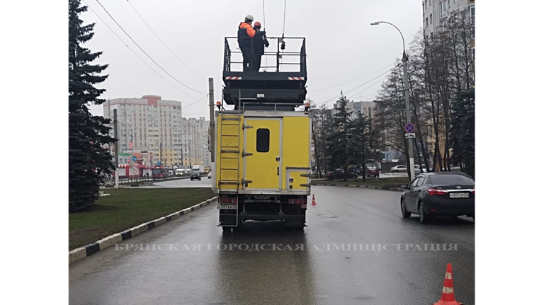 В Брянске после аварии на контактной сети возобновили движение троллейбусов