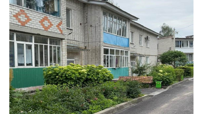В Почепе по нацпроекту завершается благоустройство трех дворов