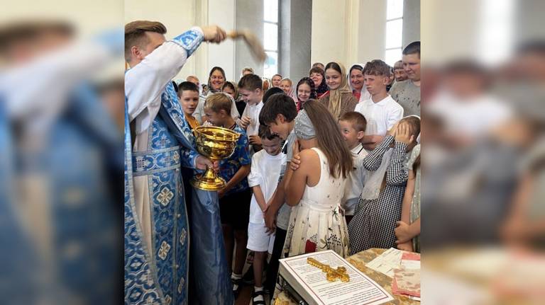 В Брянске школьники помолились перед началом учебного года