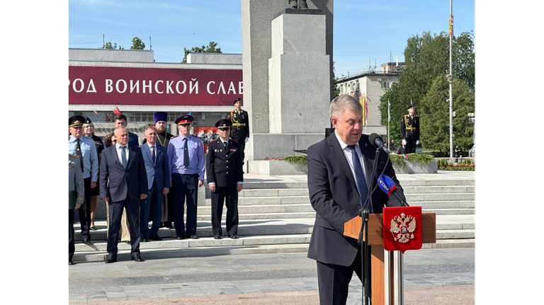 В Брянске прошел торжественный митинг в честь Дня пограничника