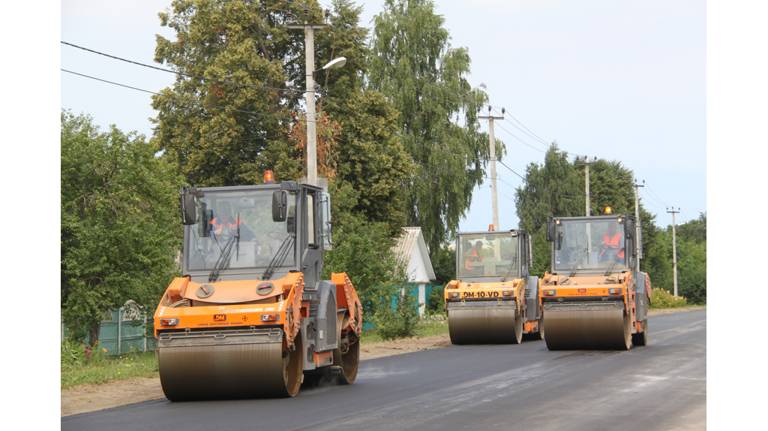 В Брянской области по нацпроекту ремонтируют сельские дороги
