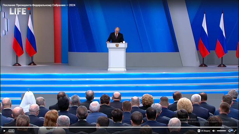 Владимир Путин предложил ежегодно строить не менее 350 спортивных объектов в регионах