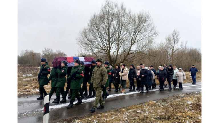 В Навлинском районе простились с 25-летним героем СВО Иваном Гыровым