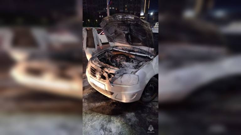 В Брянске в горящем такси на Авиационной пострадал человек