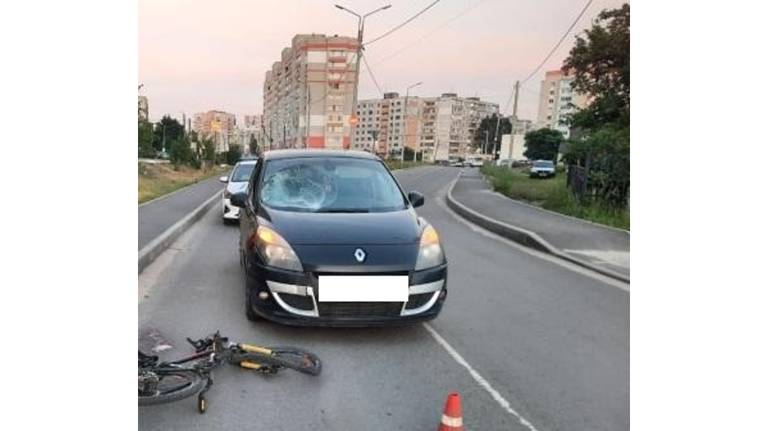 В Брянске на улице Чернышевского автомобилистка покалечила 25-летнего велосипедиста