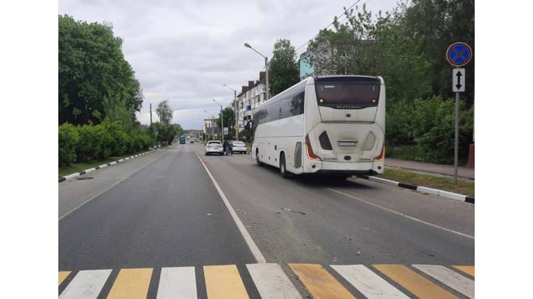 Под Карачевом в ДТП с автобусом пострадала 67-летняя женщина
