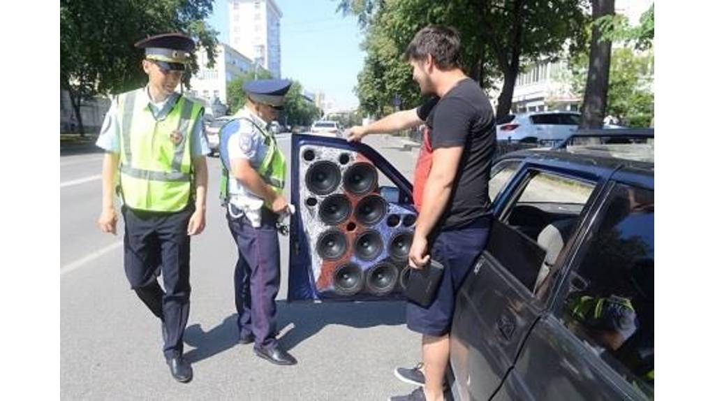 В Брянске начали рейды против любителей «ночных дискотек» на колесах
