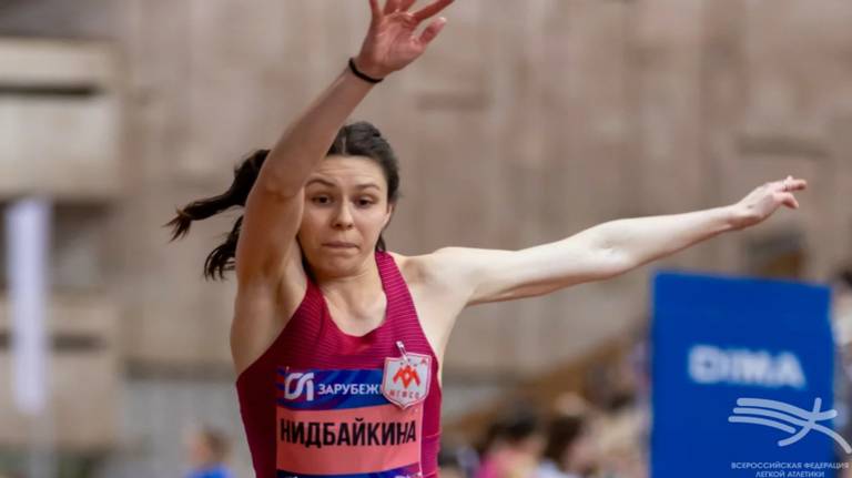 Брянская прыгунья Дарья Нидбайкина стала зимней чемпионкой России