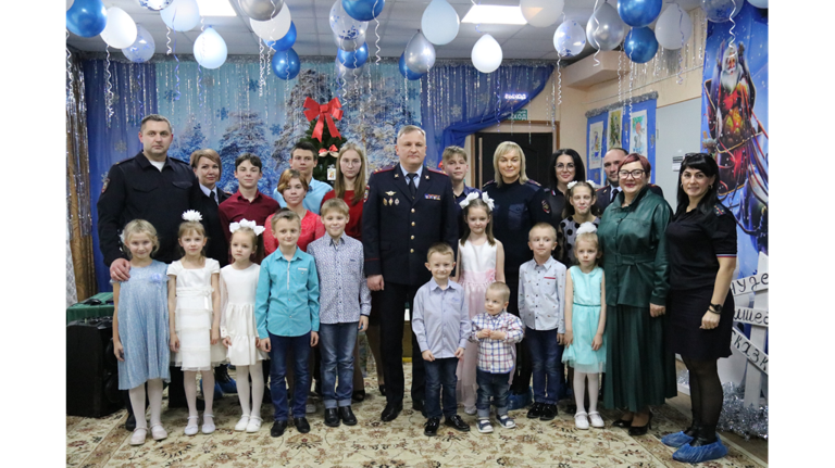 На Брянщине проходит Всероссийская акция «Полицейский Дед Мороз» 